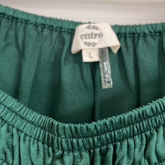 Entro Green puff sleeved A line top . NEW w/ out tags - Picture 2 of 5